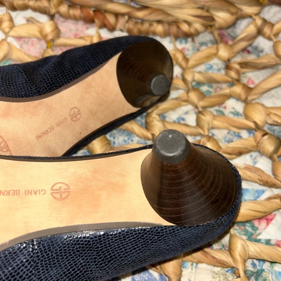 Giani Bernini Navy Blue Textured Peep Toe Flats 9.5 M - Picture 9 of 10